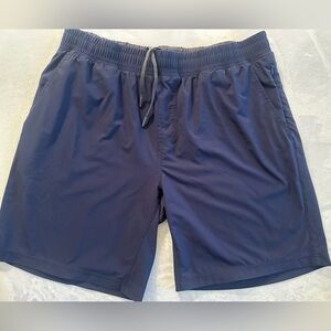 Rhone men’s XL navy pull on shorts. 8” inseam.